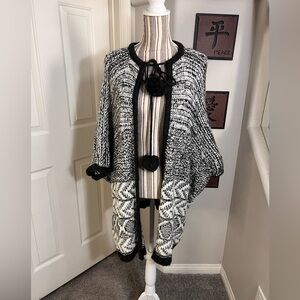 Aerie $55 Gray Knitted Wool Cape Poncho Kaftan Chunky Sweater Pom Pom One Size